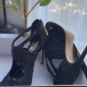 Gianni Bini 8M Black heel